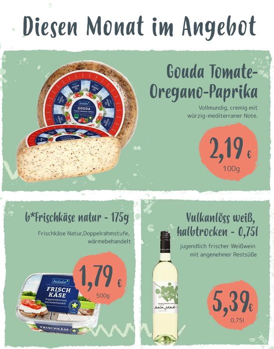 KI generiert: Das Bild zeigt Sonderangebote für diesen Monat, darunter Gouda mit Tomate, Oregano und Paprika, Frischkäse natur und einen halbtrockenen Weißwein. Die Preise und Verpackungen der Produkte sind hervorgehoben.