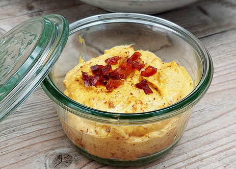 Curry-Dattel Dip