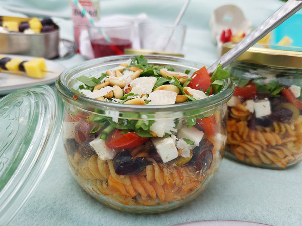 Meditteraner Nudelsalat im Glas